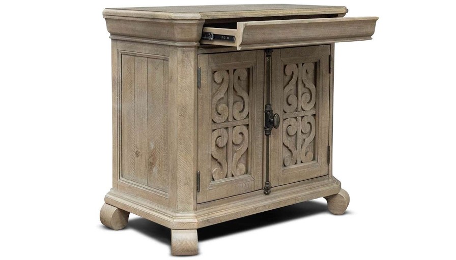 Bedroom Premier Craftsman Chests | Bocelli Bachelor Chest