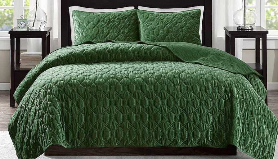 Accents Olliix | Harper Faux Velvet Green Reversible Comforter Set