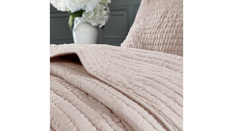 Accents Olliix | Serene Cotton Hand Quilted Blush Coverlet Set