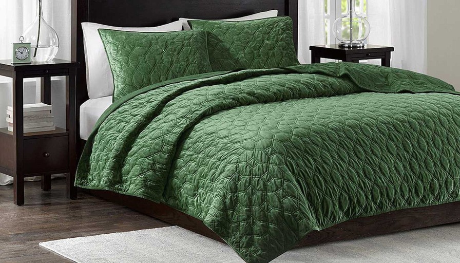 Accents Olliix | Harper Faux Velvet Green Reversible Comforter Set